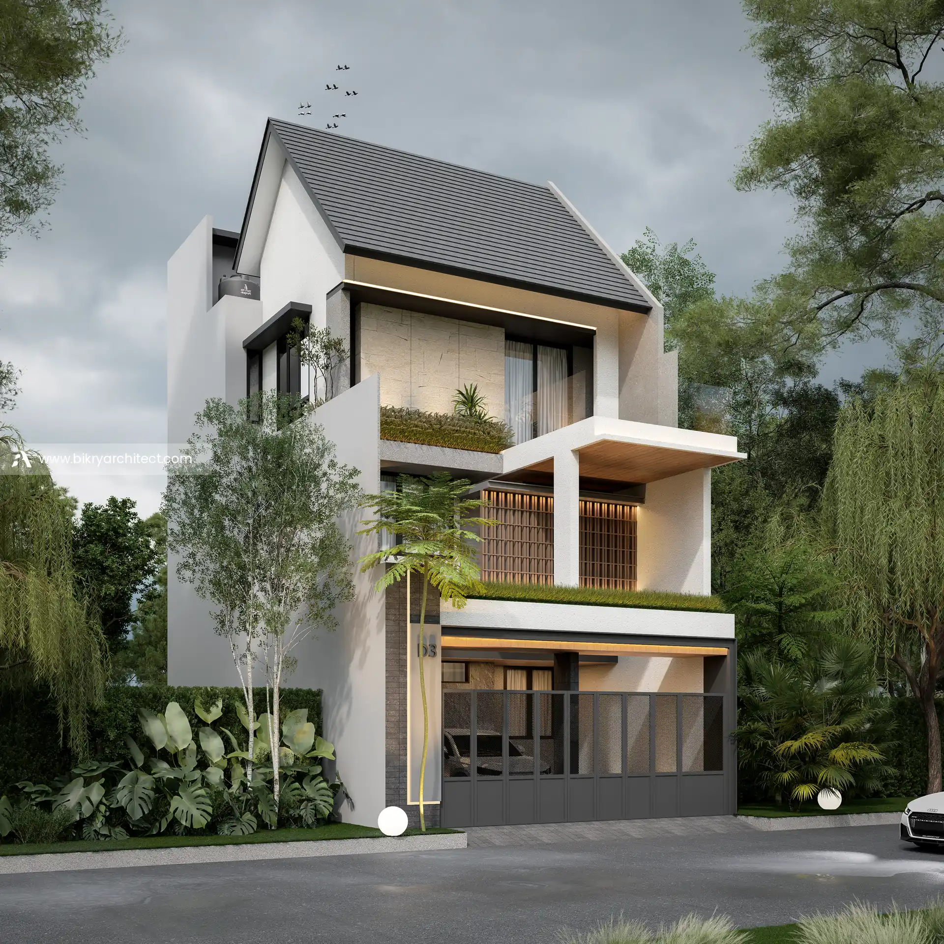 Perspektif sisi lain rumah 3 lantai dengan dinding putih, kisi kayu, dan taman depan