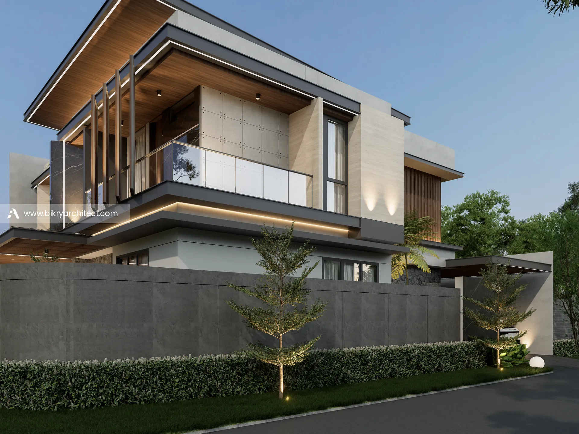 Tampak samping rumah modern tropis dengan pagar dinding batu alam panjang, balkon kaca, dan kisi kayu